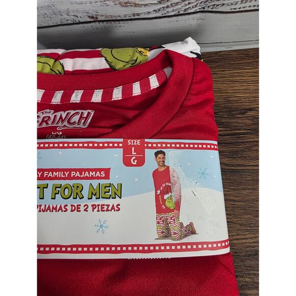 "The Grinch" men's Holiday pajama set in size Large and large slippers NWOT - Picture 7 of 8